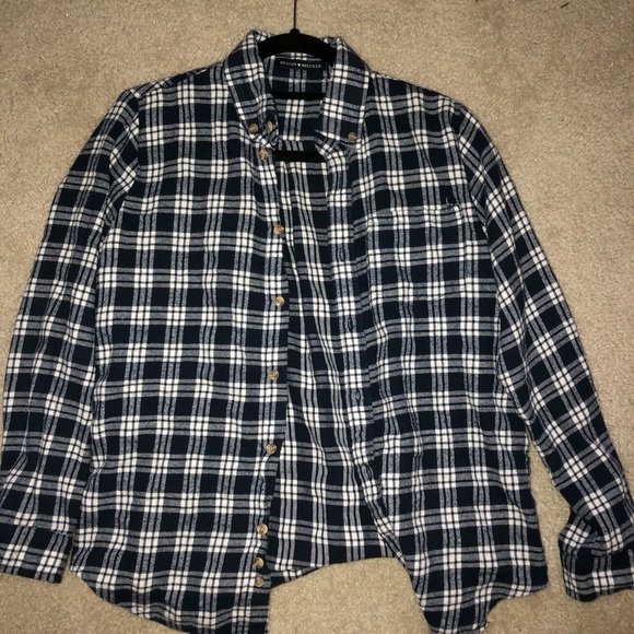 Brandy Melville blue and white plaid flannel - Picture 3 of 4